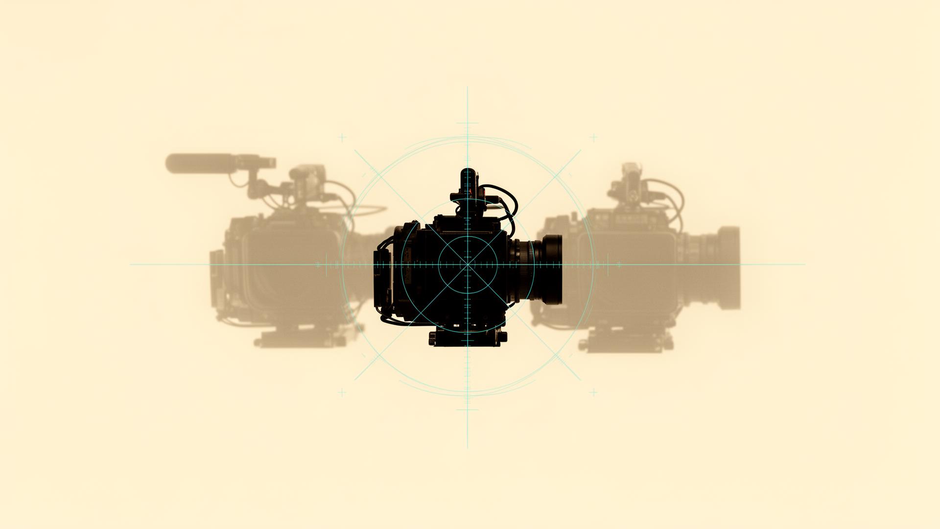Illustration éditoriale d'une caméra cinéma compacte avec deux silhouettes alternatives en arrière-plan.
